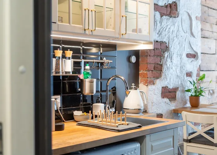 Garden Next To Telliskivi & Old Town 탈린